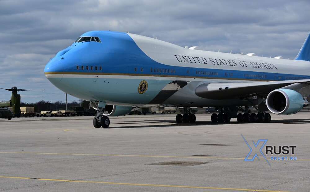 Trump Left Without Presidential Plane
