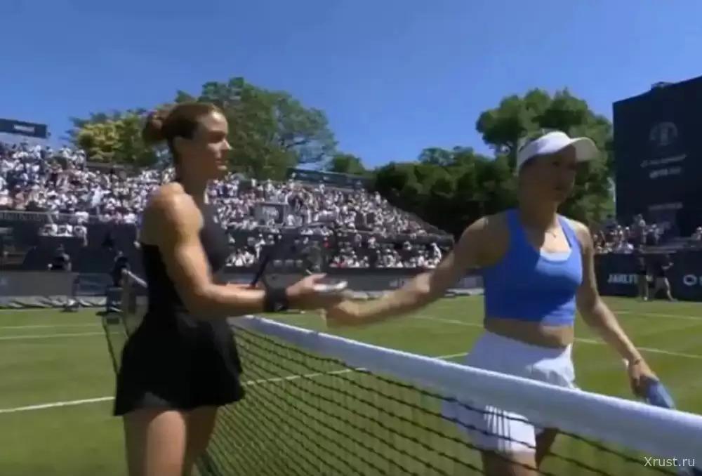 Sakkari and Putintseva argued right on the court